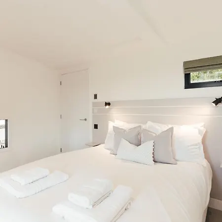 The Hopper Huts Guest House Faversham Exterior photo