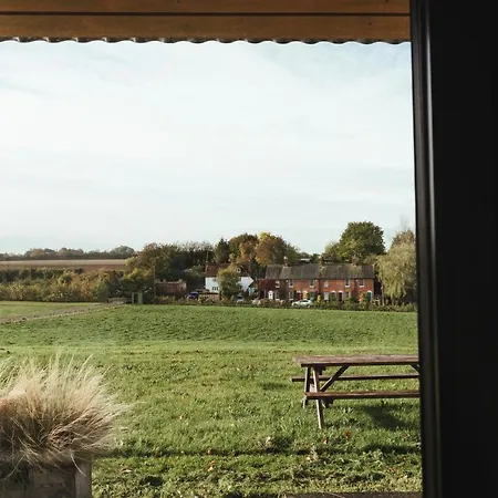 The Hopper Huts Guest House Faversham Exterior photo