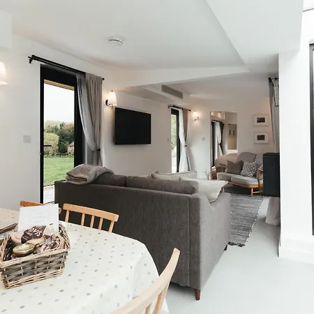 The Hopper Huts Guest House Faversham Exterior photo